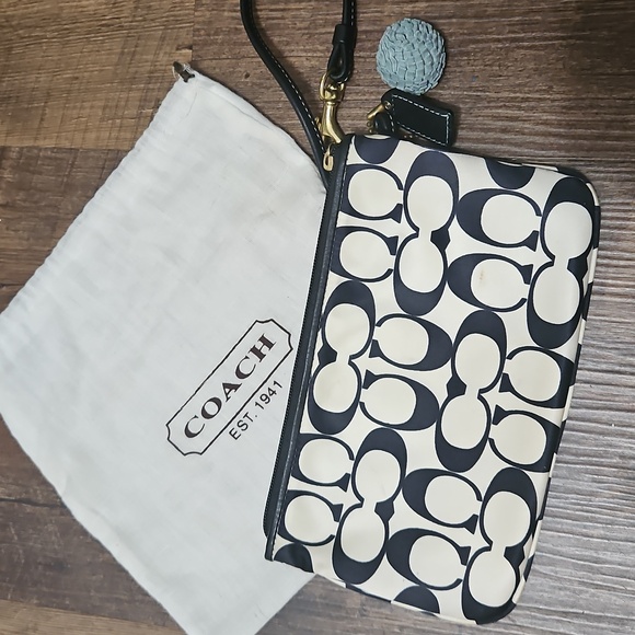 Coach Wristlet - Picture 2 of 4